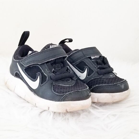 Nike free run athletic shoes hook and loop closure - Picture 1 of 5